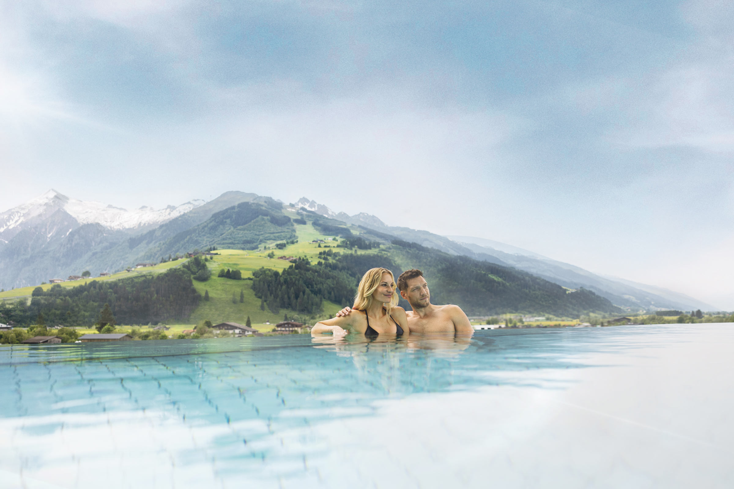 Infinity Pool im Tauern Spa Zell am See