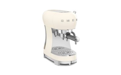 Espresso-Kaffeemaschine ECF02 von Smeg