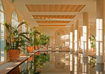 Spa bereich mit beheiztem Pool