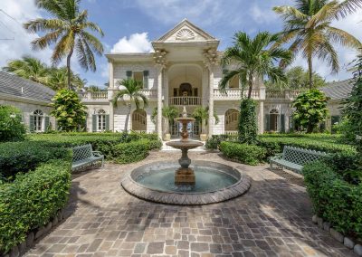 garten mit brunnen mustique island